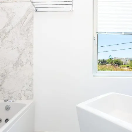 Extraordinary Rethymno Hantengu 3 Bedrooms Front Private Outdoor Swimming Pool And Hot Tub 别墅