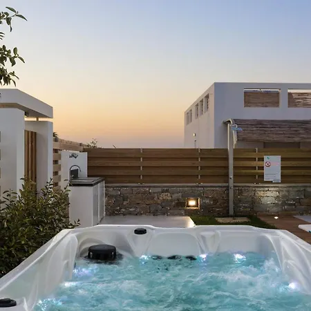 Extraordinary Rethymno Hantengu 3 Bedrooms Front Private Outdoor Swimming Pool And Hot Tub Pigianos Kampos (Crete)