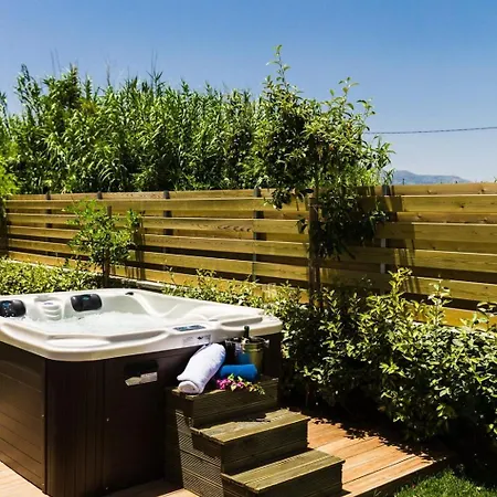 Extraordinary Rethymno Hantengu 3 Bedrooms Front Private Outdoor Swimming Pool And Hot Tub 别墅