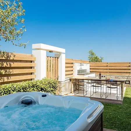 Extraordinary Rethymno Hantengu 3 Bedrooms Front Private Outdoor Swimming Pool And Hot Tub Villa Pigianos Kampos (Crete)